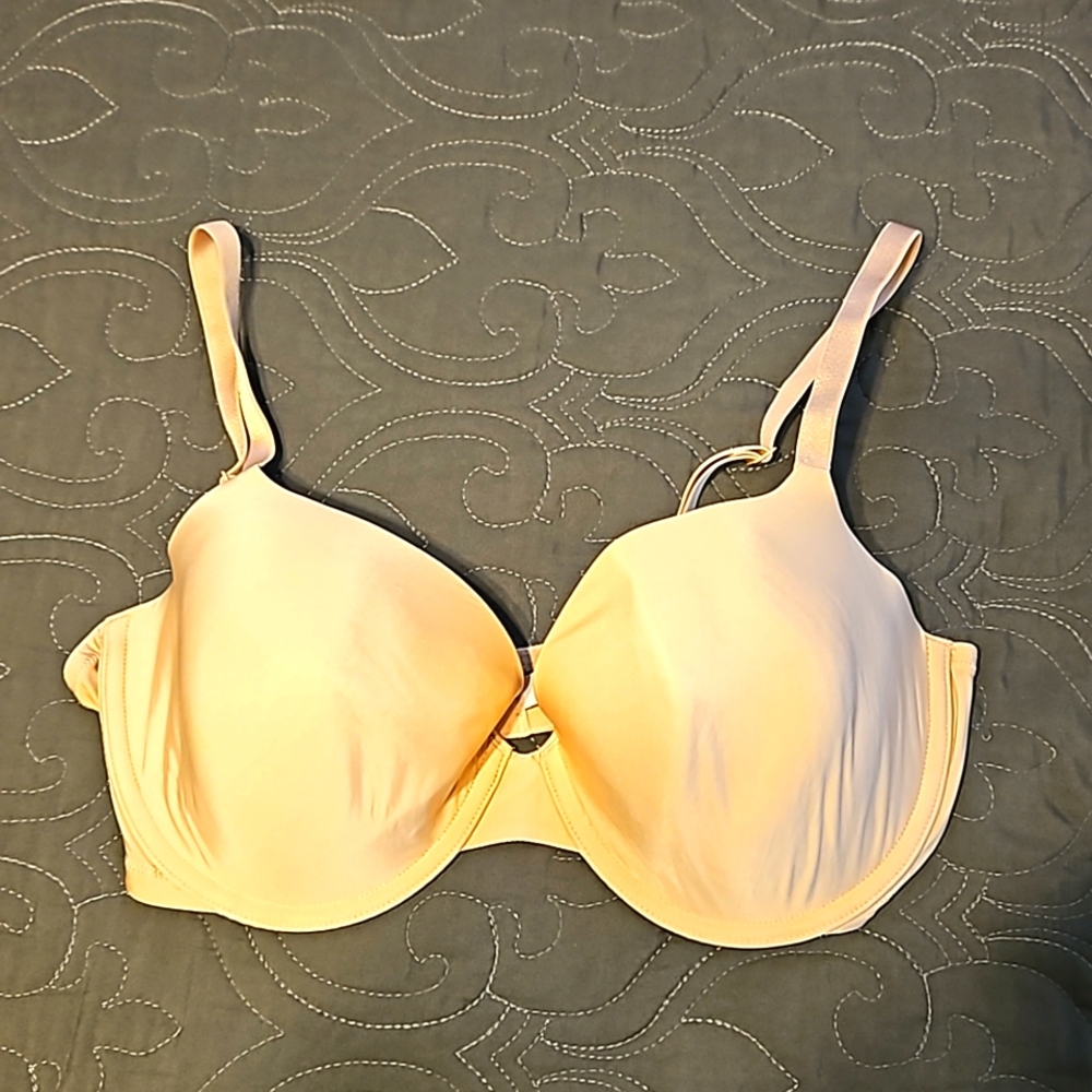 Victoria's Secret 38D lined demi bra